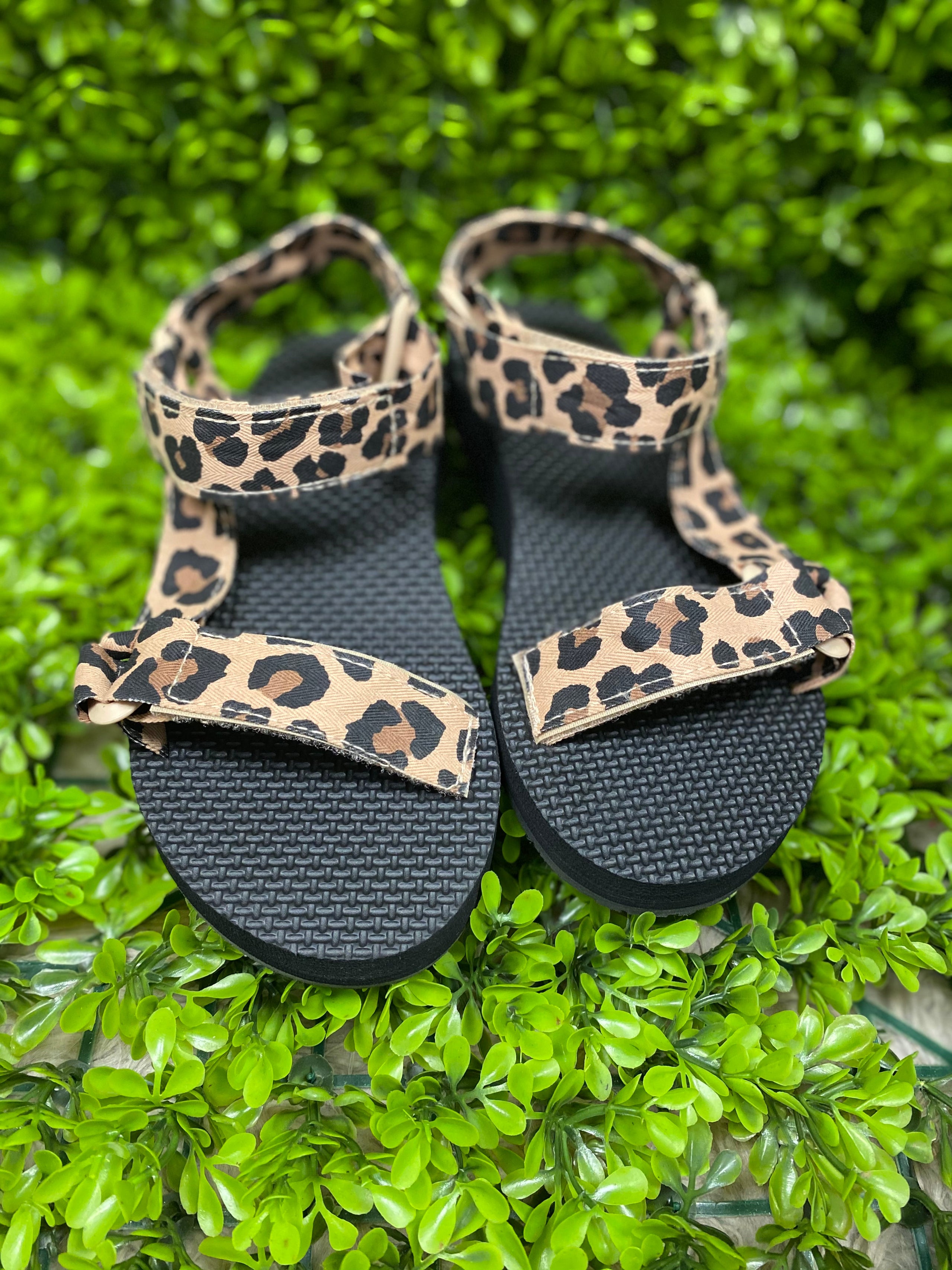 Leopard Velcro strap Sandals size 6 6.5